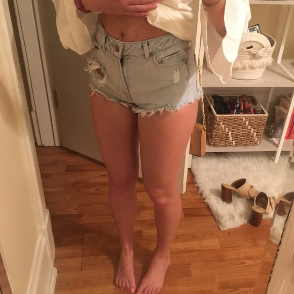 Distressed Shorts - Picture 3 of 4